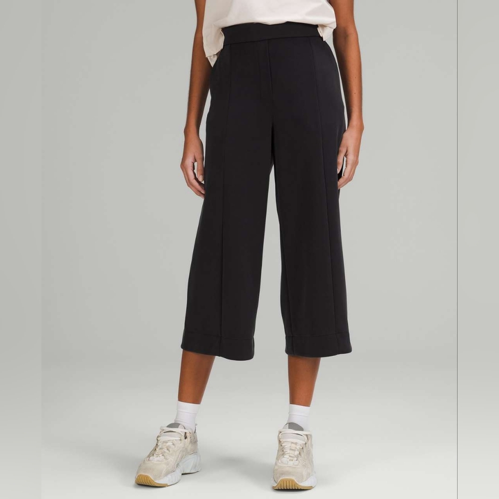 Lululemon Softstreme High-Rise Culotte sz 0